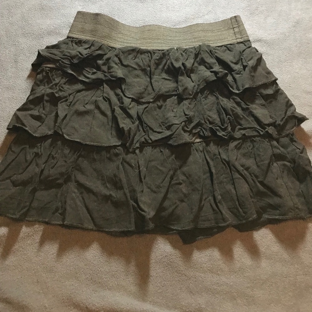 Girls Black Ruffled Medium Skirt